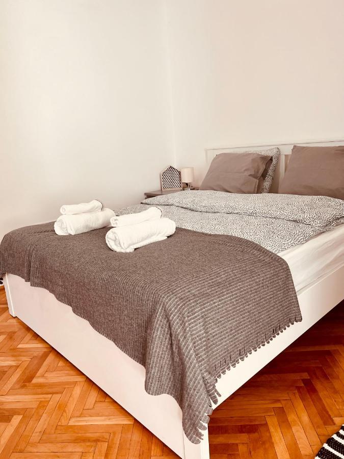 Apartment Friends Central Oradea Exterior photo